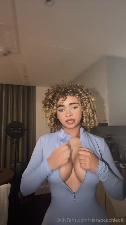 show off big tits Kiara Peach nude leaks onlyfans