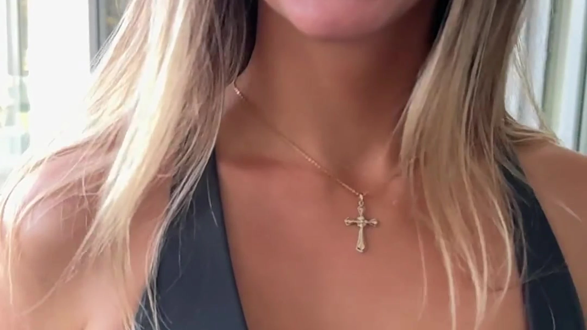 smiling blonde onlyfans video Ellaalexandraxo leak