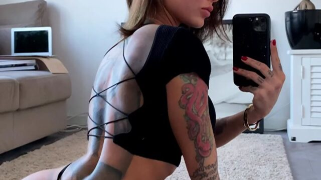 petite slim celebrity Elizabeth Definy nude onlyfans leaked
