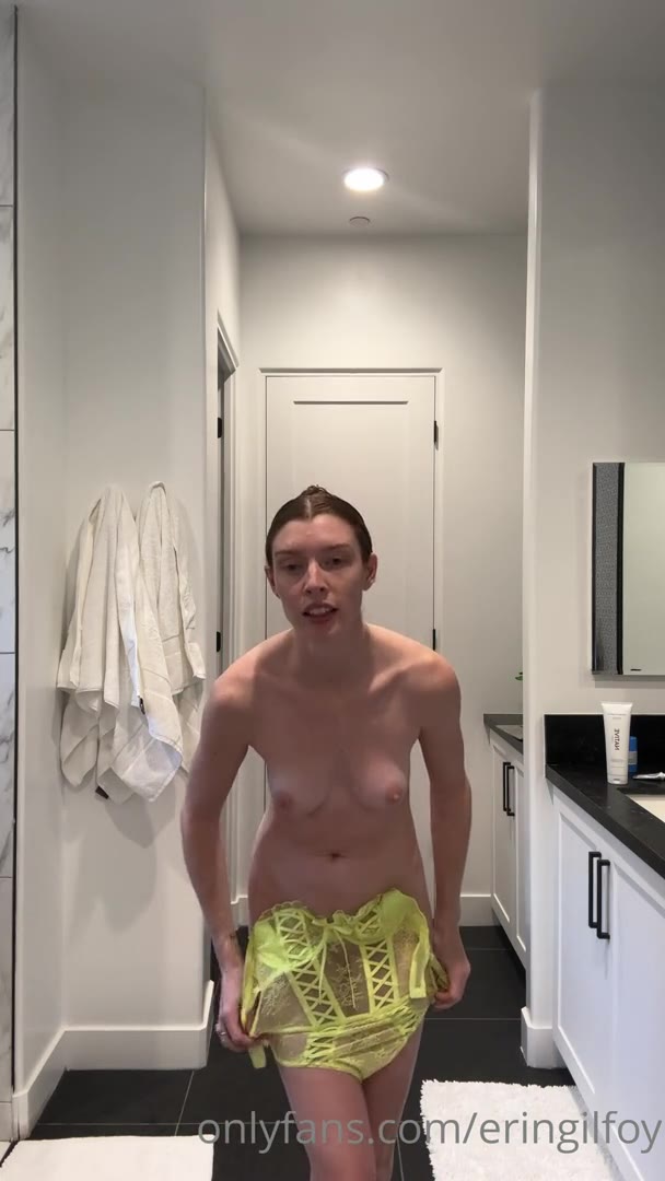 busty babe Erin Gilfoy showing her tits and ass onlyfans
