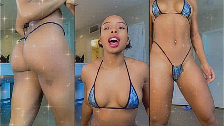 onlyfans ebony babe Qimmah Russo showing off her naked ass during live stream video leaked