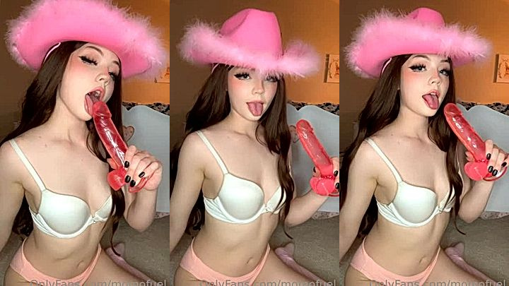 cute teen Strawbeariemilkk sucking a red dildo onlyfans video leaked
