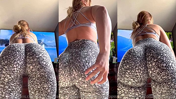 Danicooppss teasing her big bouncy ass in her yoga pants