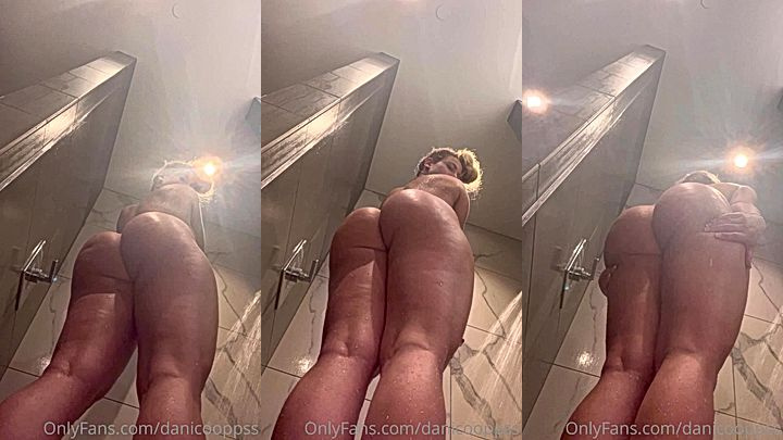 Danicooppss showing off her big booty in the shower