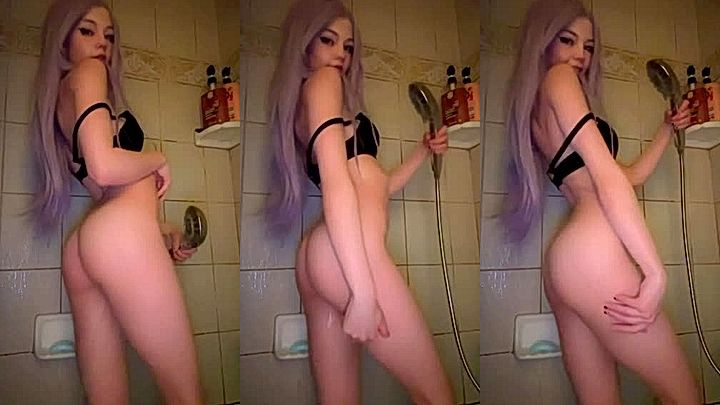 onlyfans teen Strawbeariemilkk naked shower tease video leaked