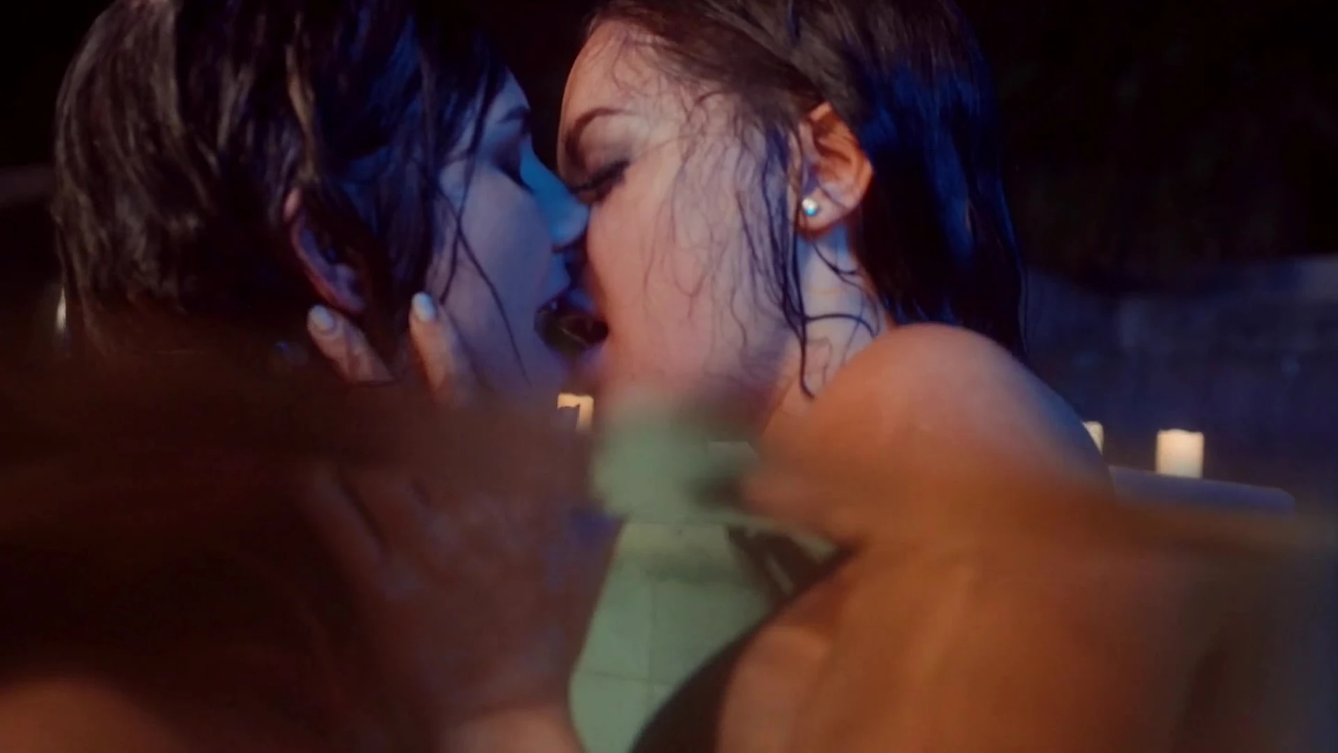 Dare Taylor two sexy lesbians kissing naked in the pool