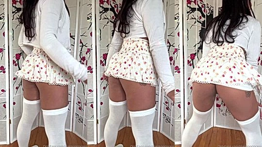 Mankoprincess teasing her sexy short skirt