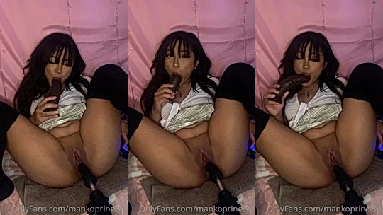 Mankoprincess leg spreading sex machine fuck in her schoolgirl outfit