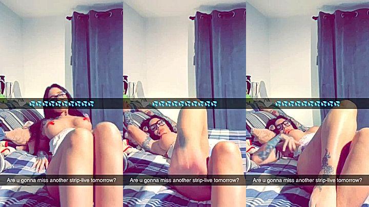 onlyfans Italian babe Alex Mucci teasing her cute toes and feet video leaked