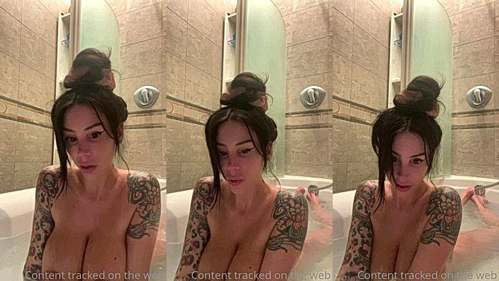 Alex Mucci teasing her naked body in the bathtub