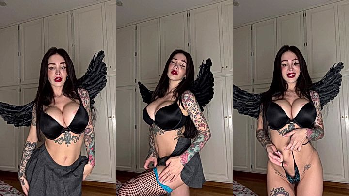 black angel Alex Mucci showing off her hot body