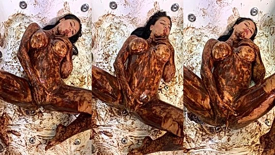 Steffy moreno teasing mud naked body in the bathtub