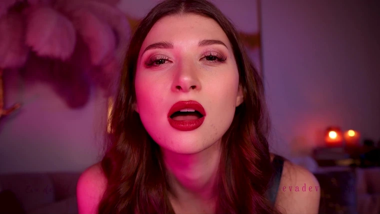 Eva de Vil finger licking tease on livestream