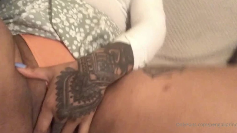 Yasmina Khan orange panties fingering masturbation