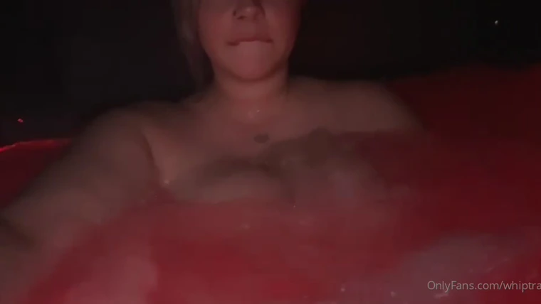Whiptrax showing off her naked body in the bathtub