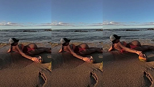 Mirasjuice teasing her bikini big booty on the beach