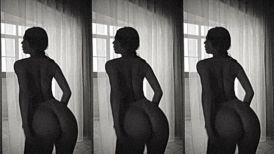 Mirasjuice teasing her naked sexy body