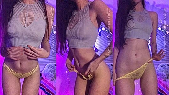 Ashe Maree teasing her naked body in her yellow panties
