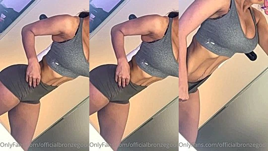 Officialbronzegoddess teasig her hot fit body in the bathroom mirror
