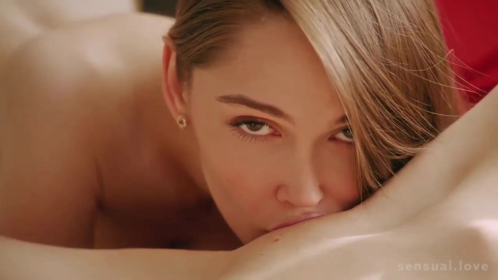 Sonya Blaze eating a lesbians sluts wet pussy