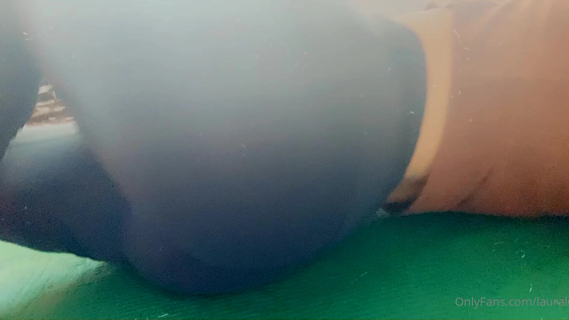 Laura Lux teasing her big booty in her yoga pants