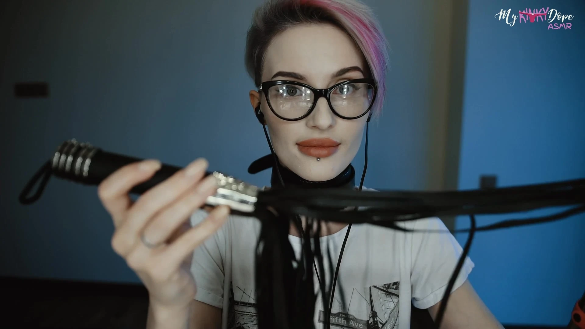 Mykinkydope teasing her whip and sex toys