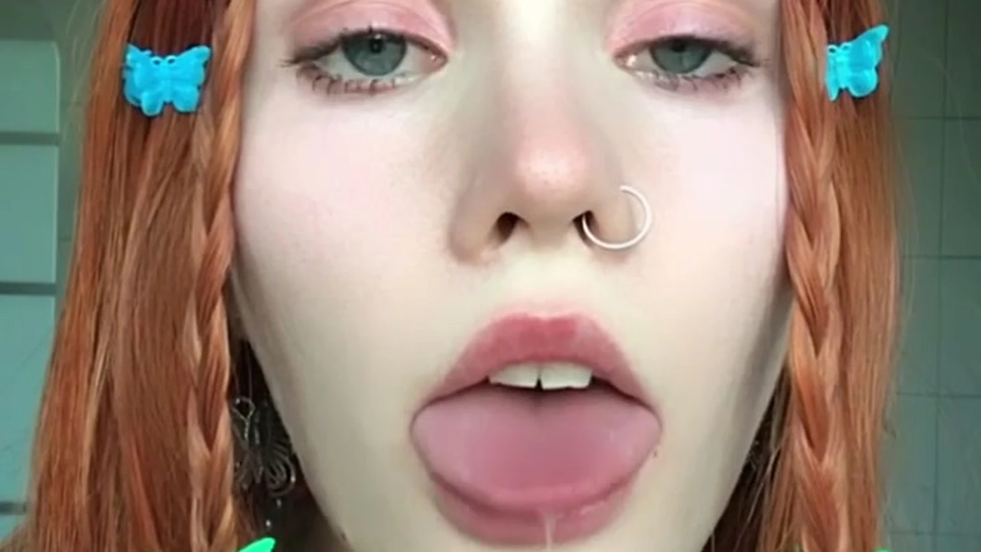 Lilithbrik teasing her tongue and saliva play