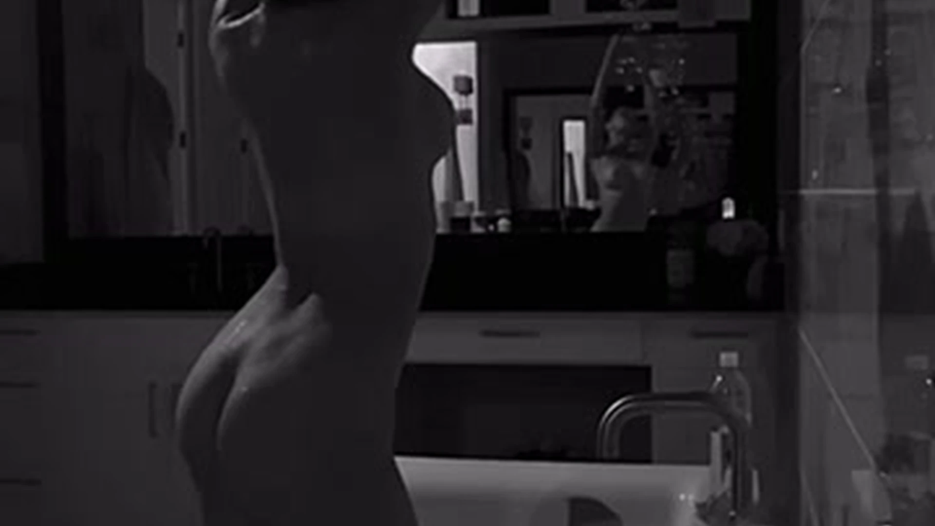 Mirasjuice teasing her naked body in the bathtub