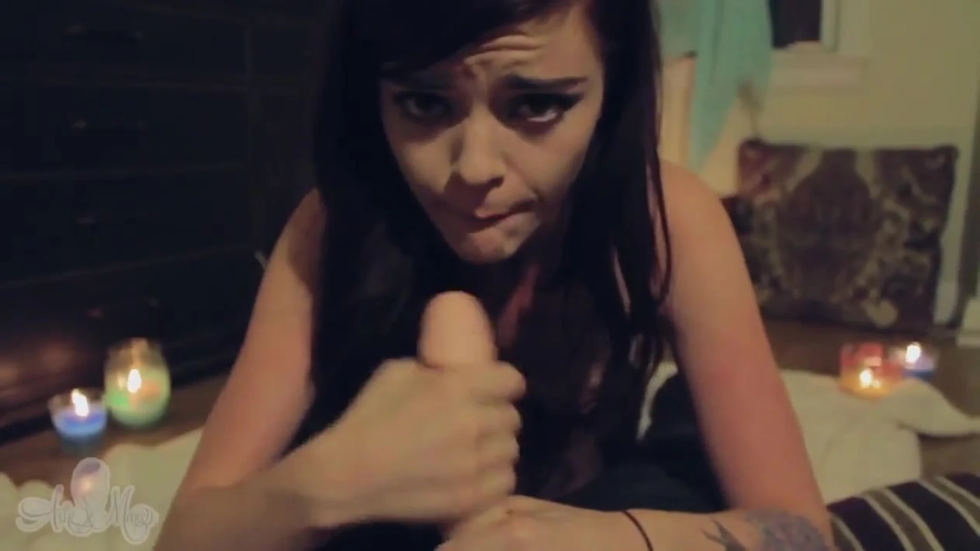 Ashe Maree double handed dildo jerk off
