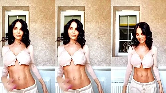 onlyfans British model Emma Glover teasing her sexy fit body video leaked
