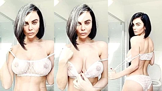 onlyfans babe Emma Glover getting naked for her fans video leaked