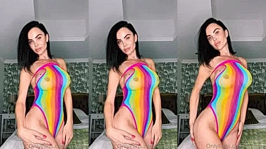 onlyfans babe Emma Glover teasing her sexy body in her see-through bodysuit video leaked