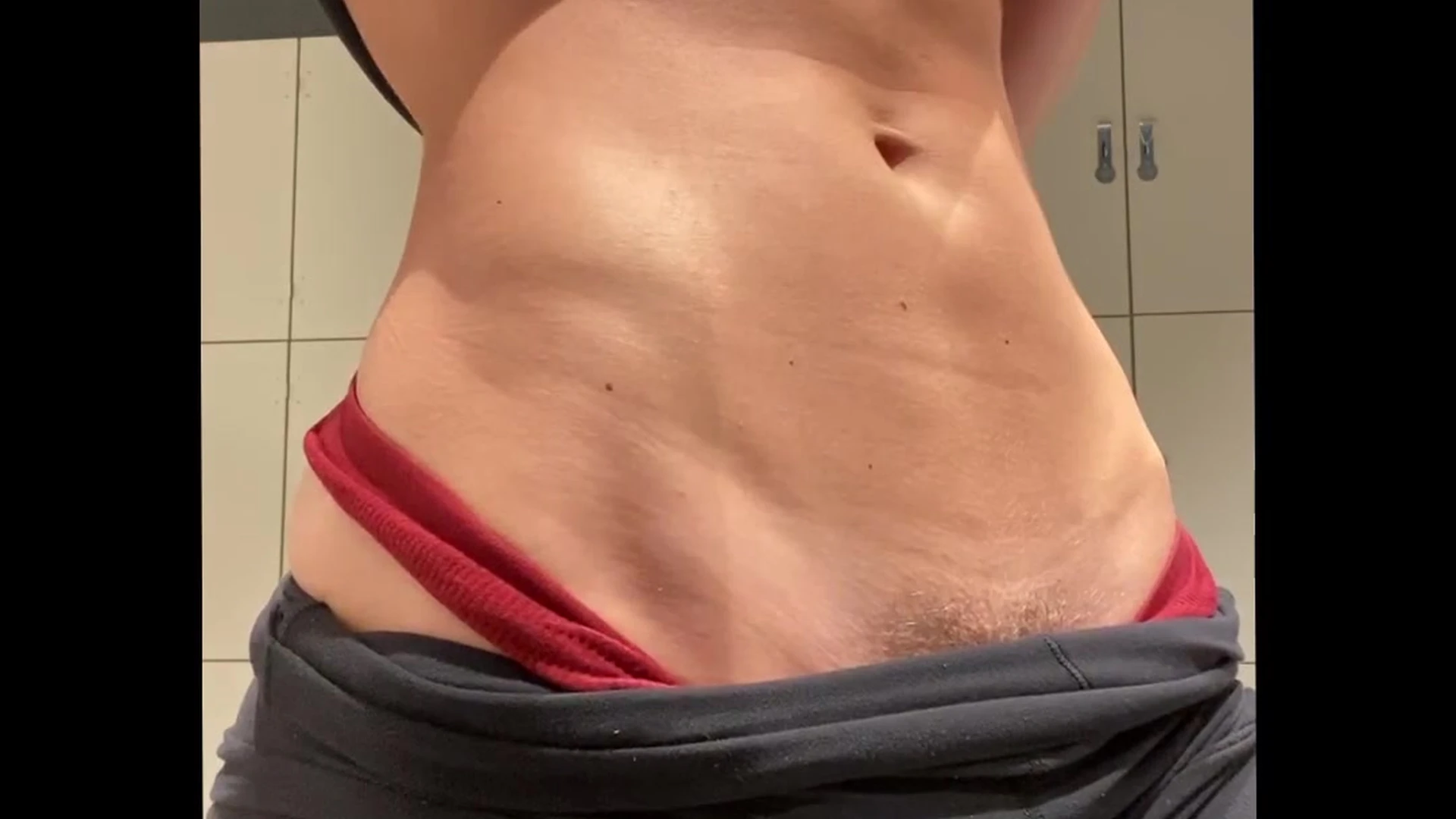 Leolulu teasing her naked pussy in her gym shorts