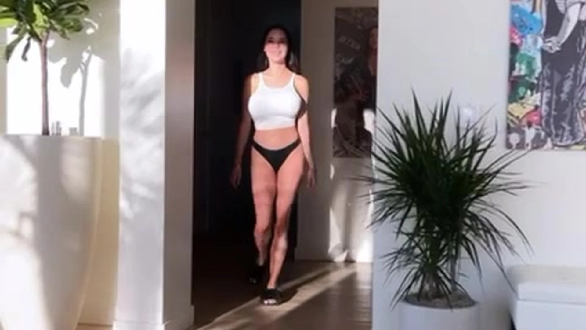 Marisol Yotta showin off her thicc body in her thongs