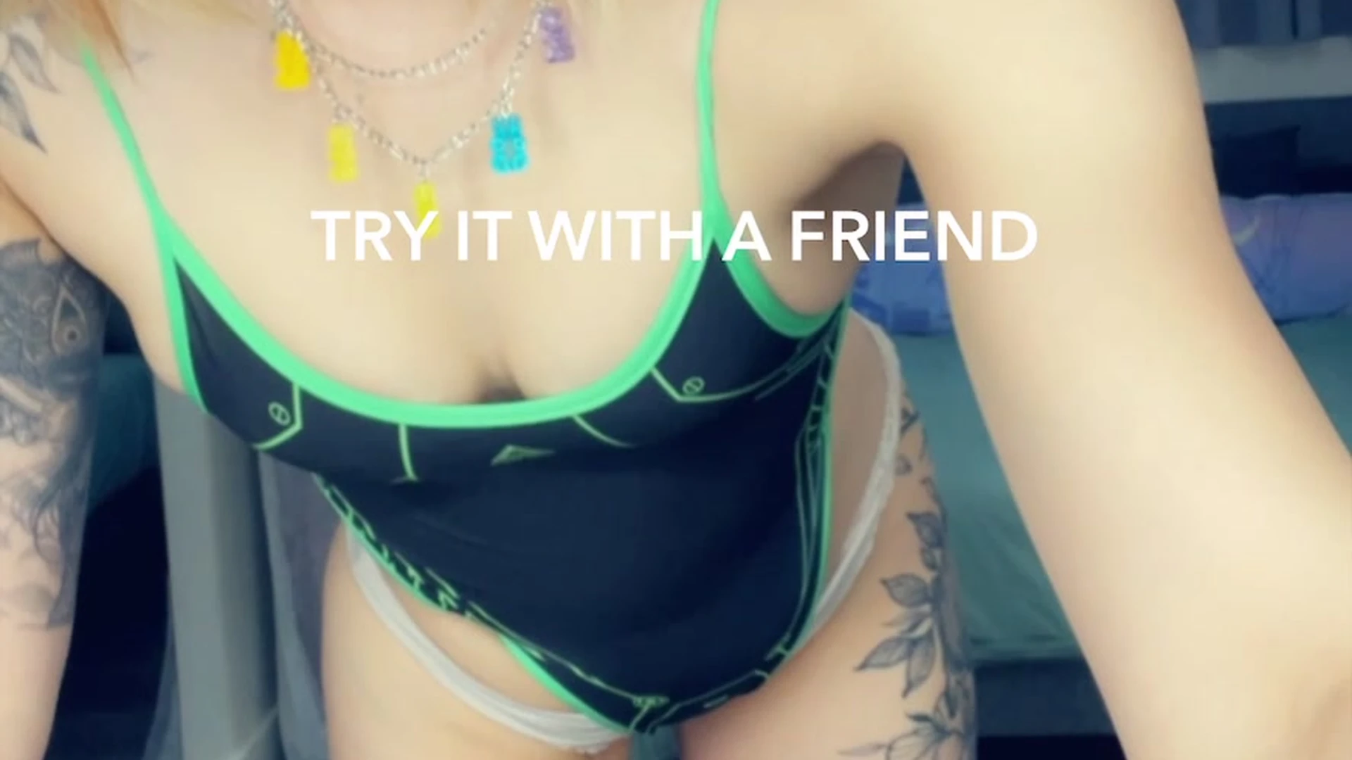 Luxlo teasing her sexy swimsuit livestream