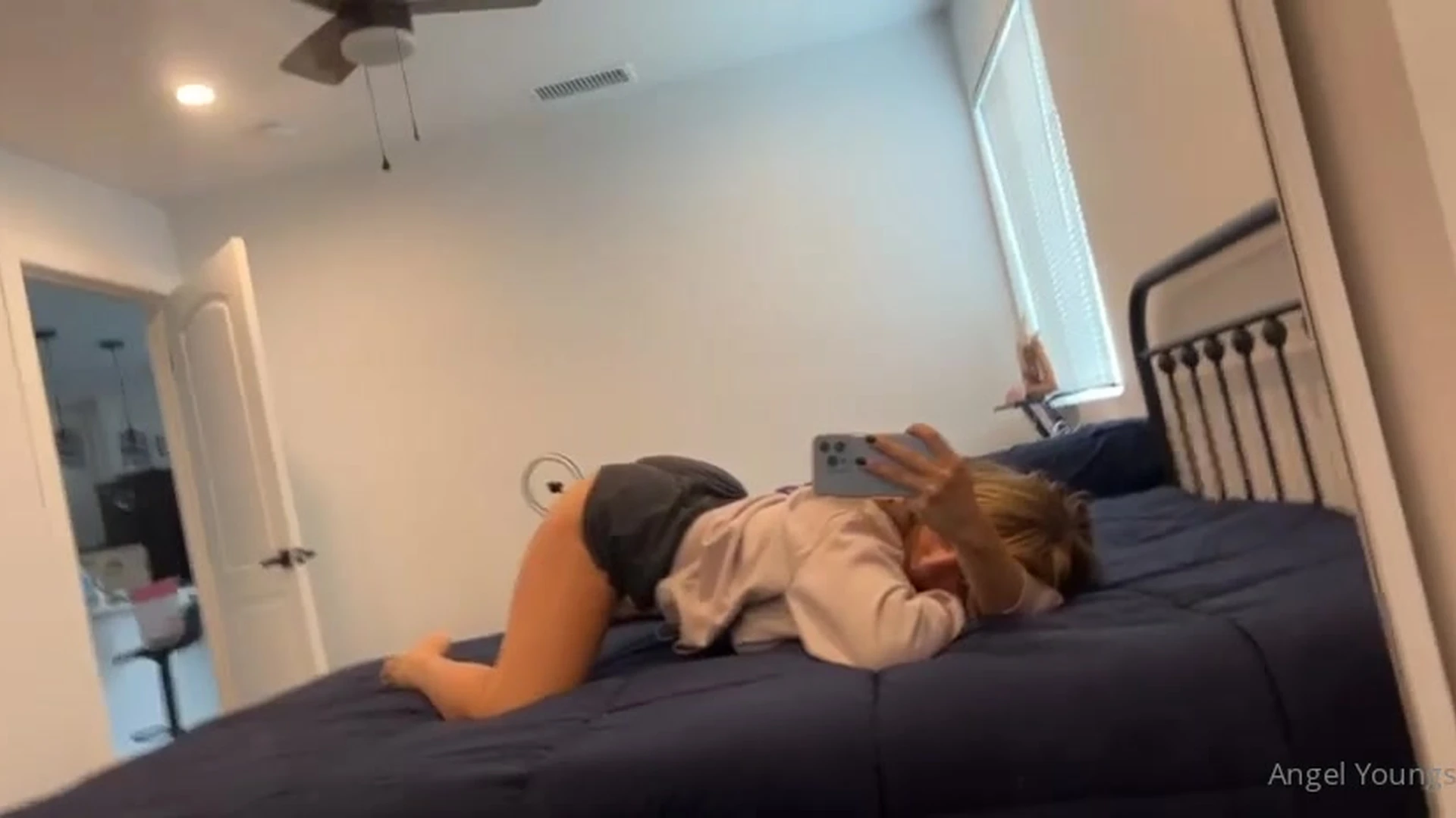 Angel Youngs twerking her big ass in bed