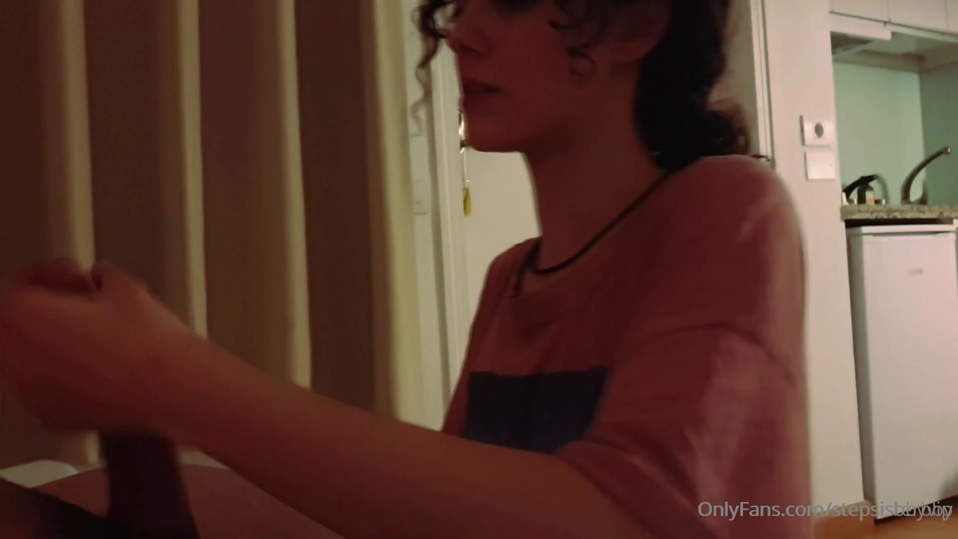 Sarah Roomie sucking on a big cock