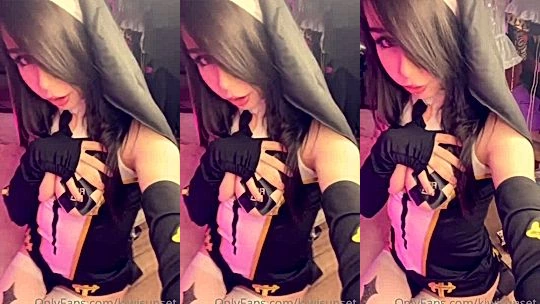 Kiwi Sunset teasing her perky tits in black lingerie