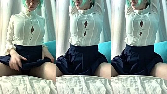 Uwucaptain666 flashing her big tits in bed