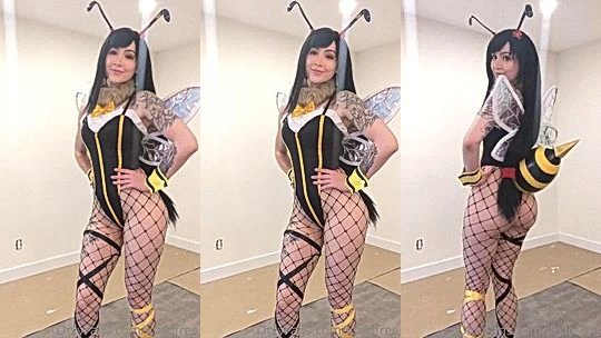 Luxlo teasing her sexy bee cosplay