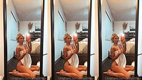 K8lyn096 teasing her naked body in the mirror