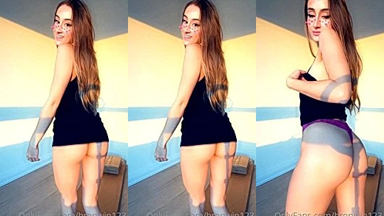 Bronwinteasing her big ass in short skirt