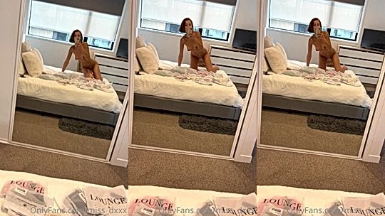 Miss_Dxxx teasing her naked body in the bedroom mirror