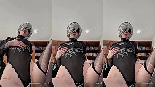 hot cosplay girl Noemiexlili teasing her pussy in black panties
