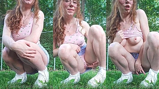 MandyFrizzle fucking a dildo in the outdoor hiking trail