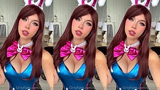 Dessyyc teasing her sexy rabbit cosplay
