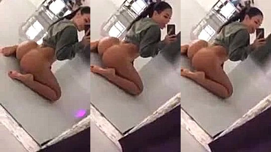 Genesis Mia Lopez twerking her big booty in the mirror