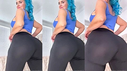 Langelinea1 teasing her big booty wearing tight leggings