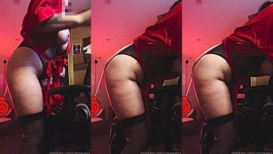 CottontailVA teasing her naked big ass on her office chair