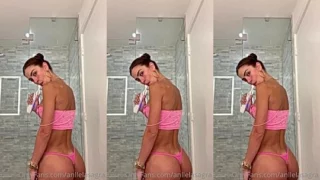 Anllela Sagra teasing her hot body in the bathroom